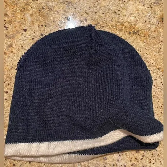 Toronto Maple Leafs Toque - Picture 4 of 5